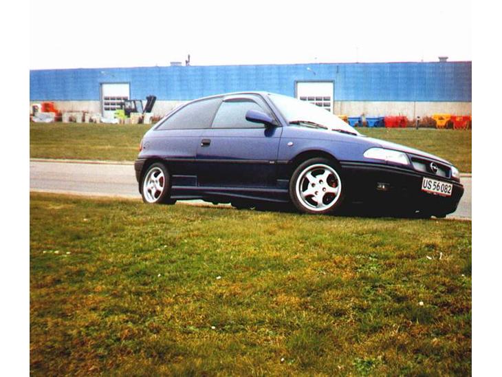 {{currentPhoto.altText}} billede {{currentPhoto.number}}