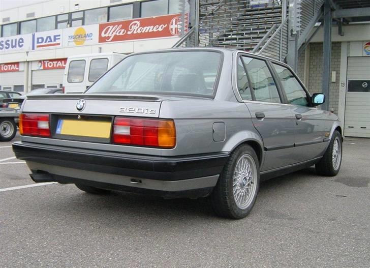 BMW Billeder - Opdateres løbende -  - Den specielle BMW E30 320is - en italiensk model. billede 6