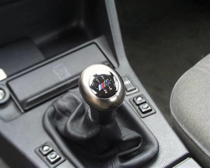 BMW Billeder - Opdateres løbende -  - V12'eren indvendig... billede 13