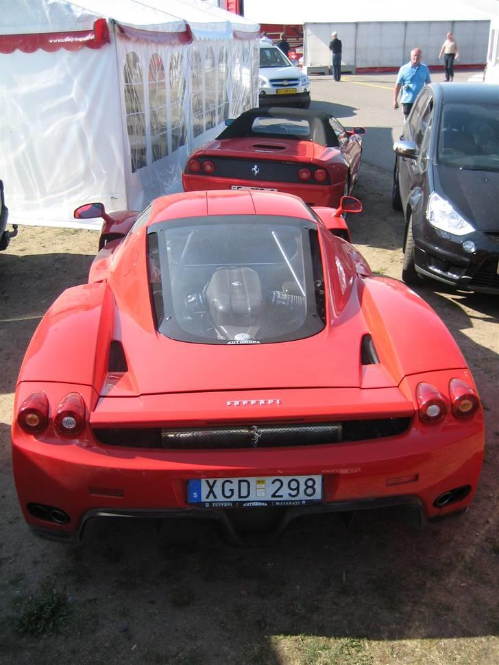 En ferrari Enzo til DTC på Jyllandsringen billede 2