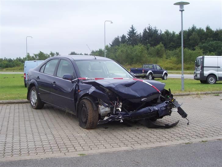 BILLEDER AF BULEDE  BILER - MONDEO STOD VED FORD I HOLSTEBRO billede 11