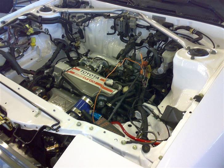 Celica ST165 under genopbygning - Så er det tæt på billede 5