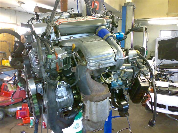 Celica ST165 under genopbygning billede 10