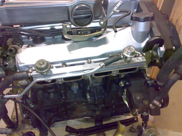 Celica ST165 under genopbygning - En dysebro kan nemt poleres så den bliver meget blank billede 13