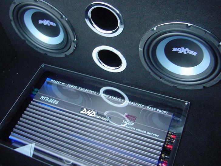 Min første bil - VW Golf II - 2 stk 10" subwoffere og 1400watt dhd forstærker billede 9