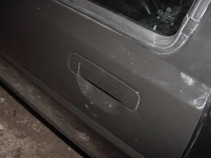 Min første bil - VW Golf II - Audi håndtag blevet der også sat i.... .lakken ramte dog ikke den dybe sorte farve.... billede 15