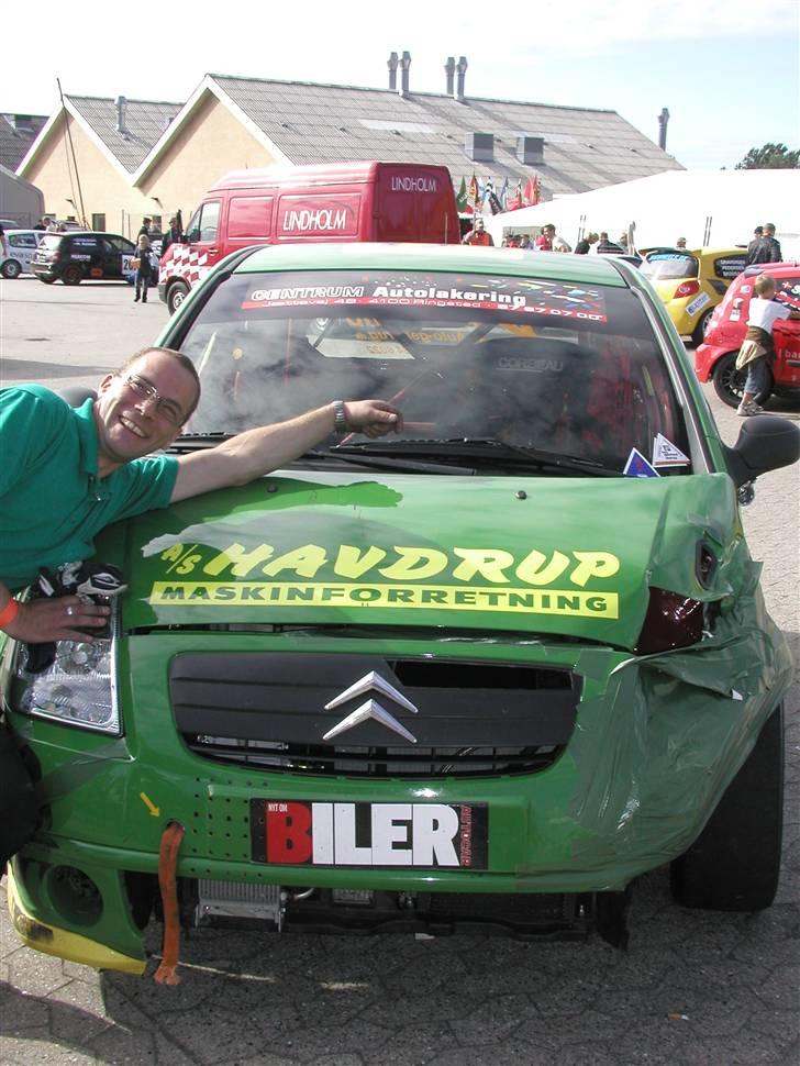 C2'eren får wide body kit - Lidt "gaffa-styling" efter jeg havde været en tur i værnet...  Derfor er de brede skærme blevet købt... billede 5