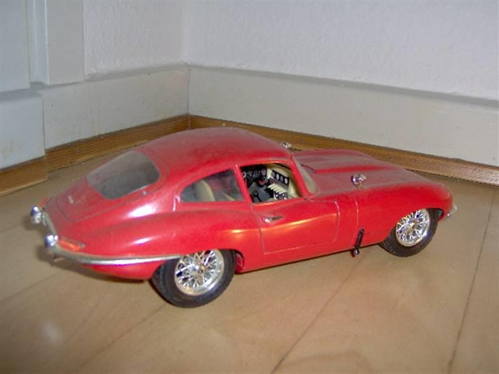 Mine modelbiler 1:18 - Jaguar e-type coupe
 billede 1