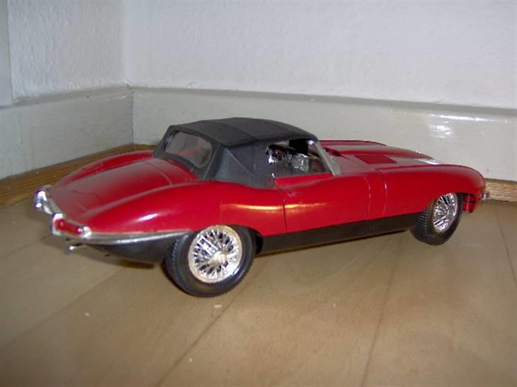 Mine modelbiler 1:18 - Jaguar e-type cabriolet billede 2
