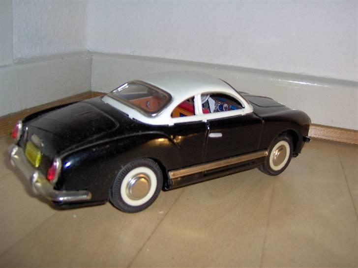 Mine modelbiler 1:18 - Vw karman ghia blikbil.... formentlig gammel.... billede 3