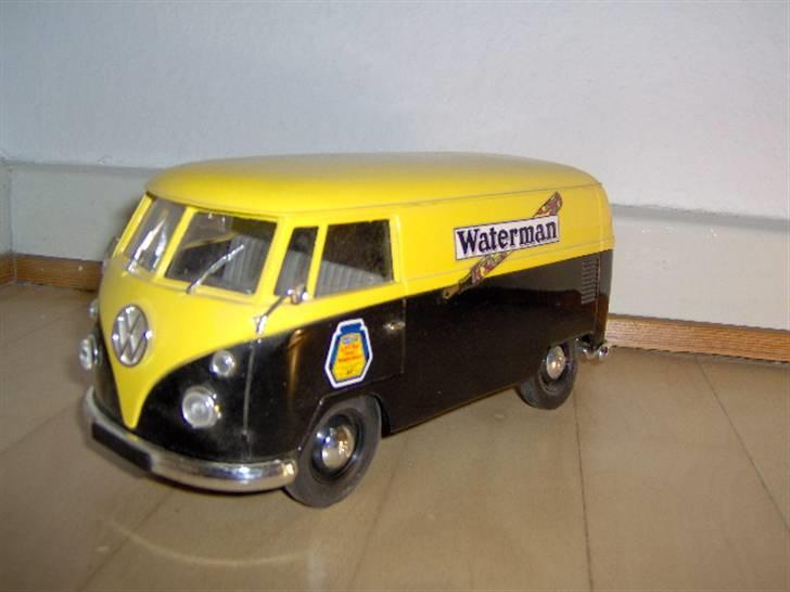 Mine modelbiler 1:18 - Vw rugbrod med mærker.... billede 4