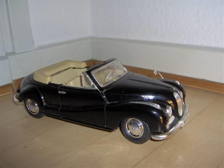 Mine modelbiler 1:18 - Bmw 507 cabriolet billede 16