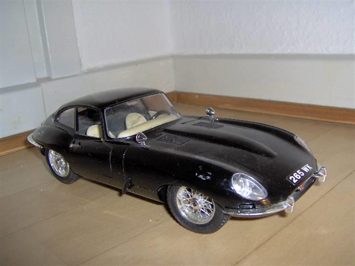 Mine modelbiler 1:18 - Jaguar e-type coupe billede 48