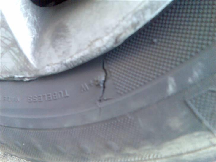 Nissan Almera Tino 2,2 Dci Visia - Mon kantstenen sprang ud foran bilen? AV! billede 32