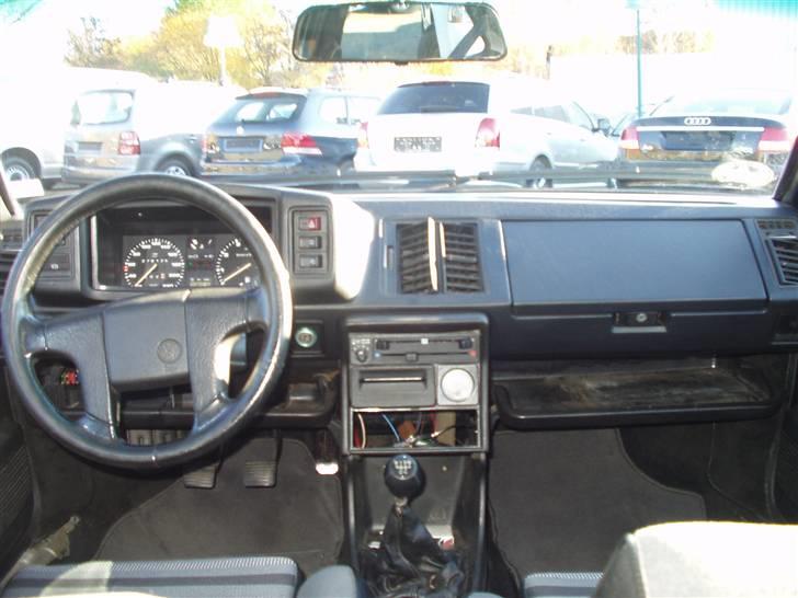 Billeder af min totalskadet bil, påkørt bagfra! - Har egentlig ikk noget med skaden at gøre de sidste billeder her, men ville bare vise hvor fin den står. billede 13