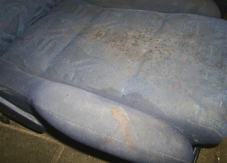 Her en lille guide hvordan du kan rense din sæder. - Forsæde set tæt på.. ikke pænt... billede 3