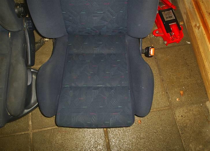 Her en lille guide hvordan du kan rense din sæder. - Tæt på sæde efter en rensning. billede 11