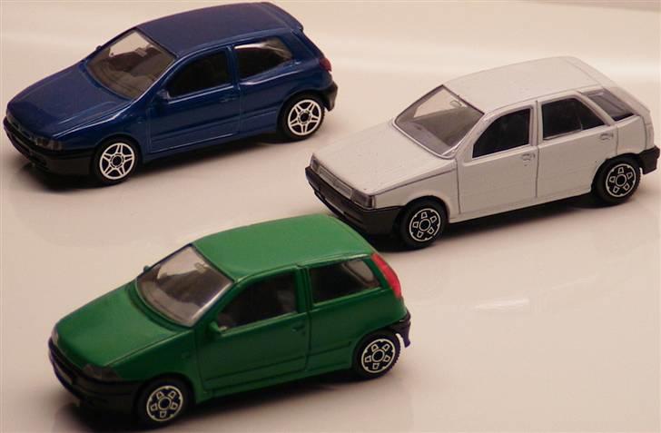 Mine 1:43 modelbiler - FIAT Bravo (blå) / FIAT Tipo (hvid) / FIAT Punto (grøn), Bburago 1:43 billede 25
