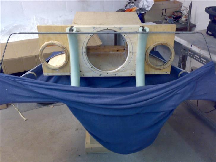 Glasfiber guide (anlæg i Karman Ghia) - Prøvede først med stræk lagen, men valgte et velour stof i stedet.. billede 26