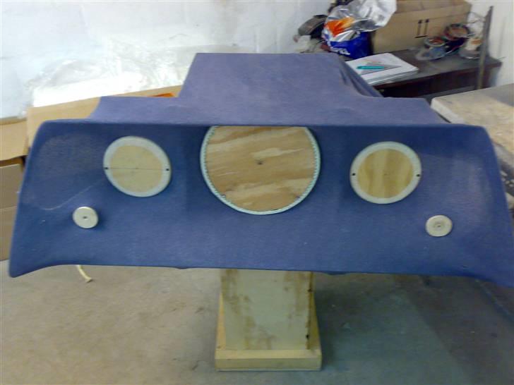 Glasfiber guide (anlæg i Karman Ghia) - Prøvede først med stræk lagen, men valgte et velour stof i stedet.. billede 27