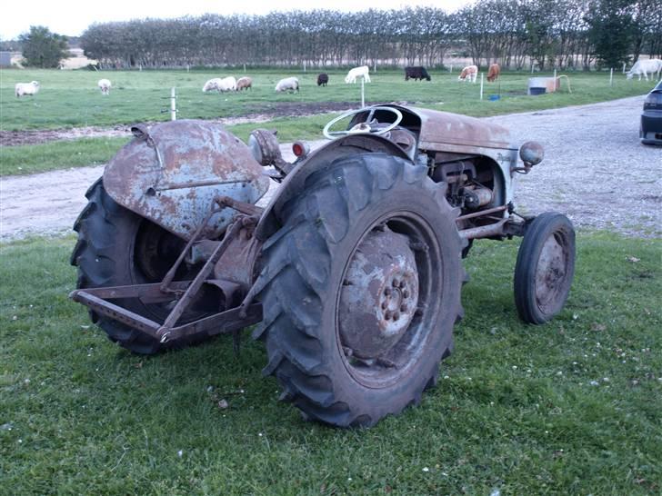Renovering af æ gammel ferguson - Sådan så den ud da jeg gik i gang med at renovere den billede 7