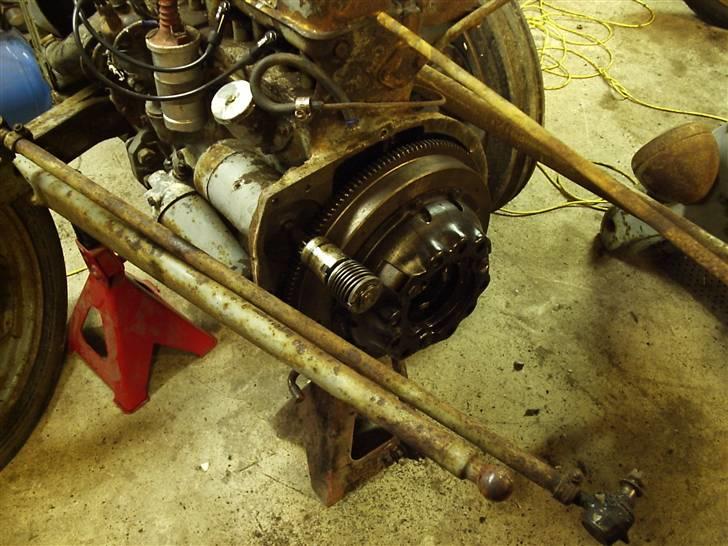 Renovering af æ gammel ferguson - Motor og gearkasse adskildt fra hinanden billede 9