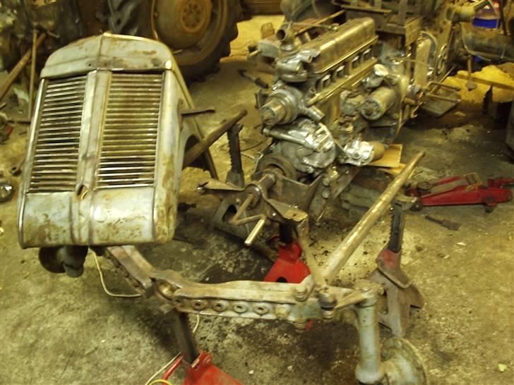 Renovering af æ gammel ferguson - Slibe billede 11