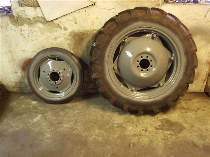 Renovering af æ gammel ferguson - Malet grå billede 22