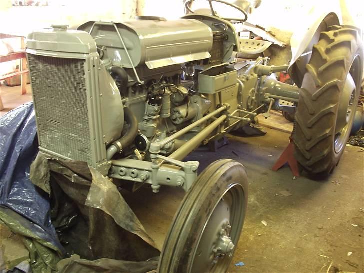 Renovering af æ gammel ferguson - Malet grå billede 26