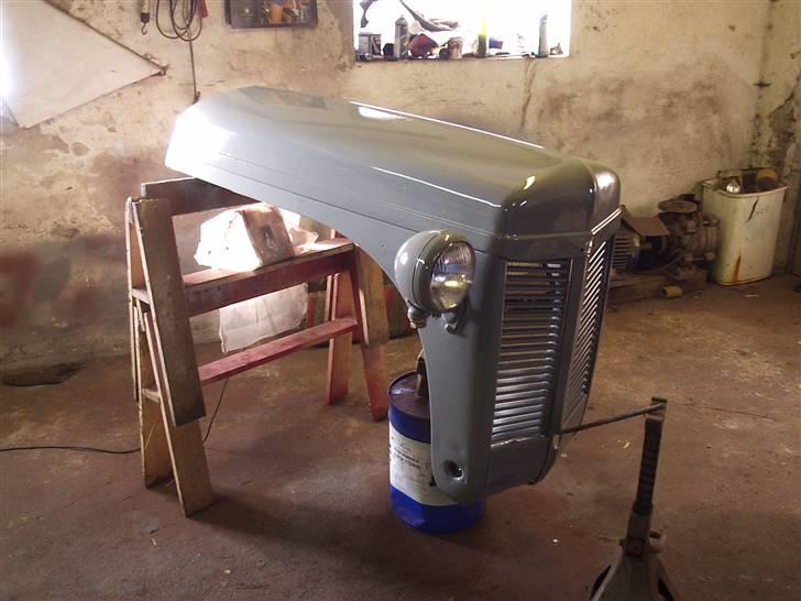 Renovering af æ gammel ferguson - Malet grå billede 27