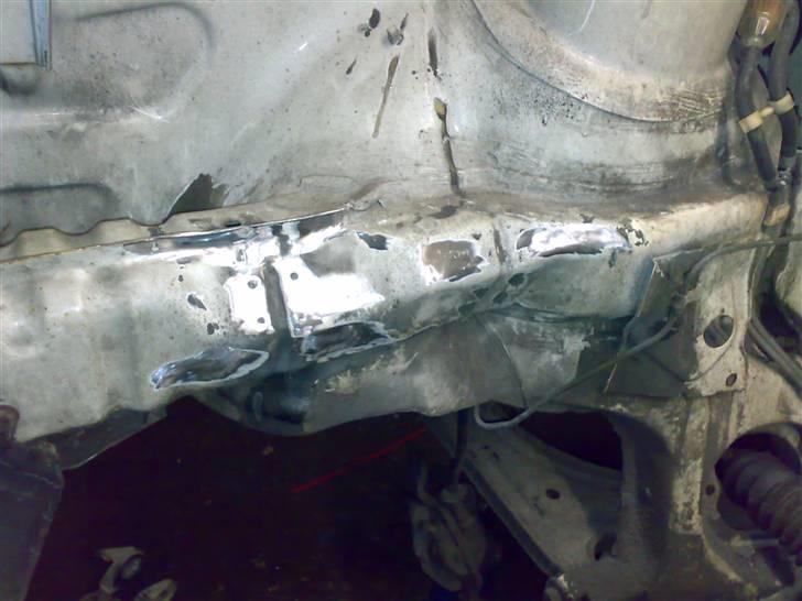 Golf 1 2000E/16V Oettinger projekt - Så er det gamle ophæng afmonteret billede 10