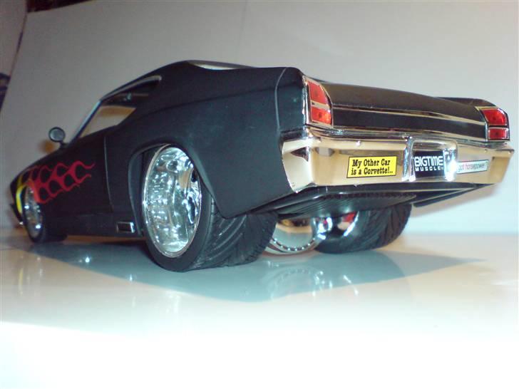 MODEL BILER i størrelse 1:43-1:24 og 1:18  - Jada Toys Big Time Muscle.

Chevrolet Chevelle

Str: 1:18 

Var der nogen som sagde brede ruller :-) billede 93