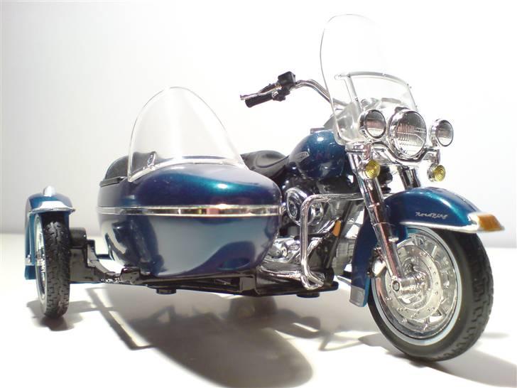 MODEL BILER i størrelse 1:43-1:24 og 1:18  - Harley Davidson fra Maisto

Str. 1:18 billede 119