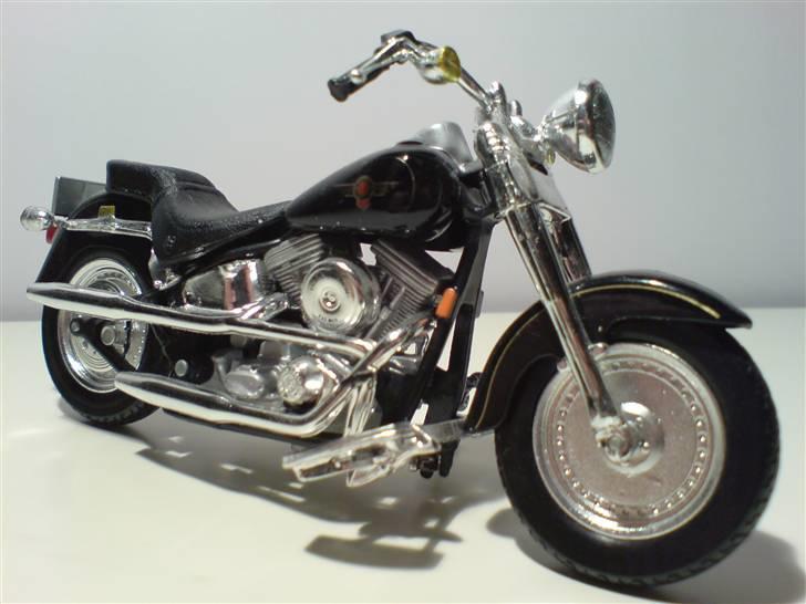 MODEL BILER i størrelse 1:43-1:24 og 1:18  - Harley Davidson fra Maisto

Str. 1:18 billede 122