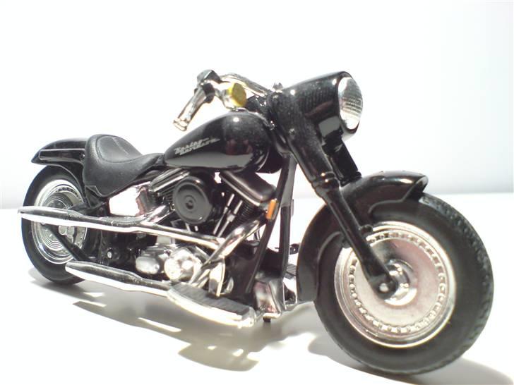 MODEL BILER i størrelse 1:43-1:24 og 1:18  - Harley Davidson fra Maisto

Str. 1:18 billede 124