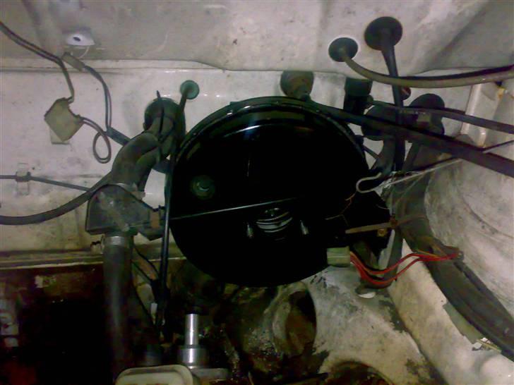 Golf 1 2000E/16V Oettinger projekt - Bremseforstærker er monteret billede 17