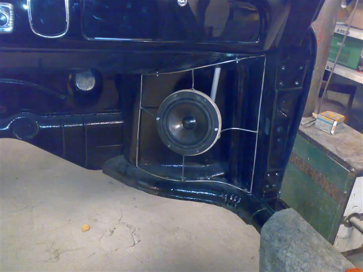 Glasfiber guide (anlæg i Karman Ghia) - Der sidder den jo meget godt.. billede 54