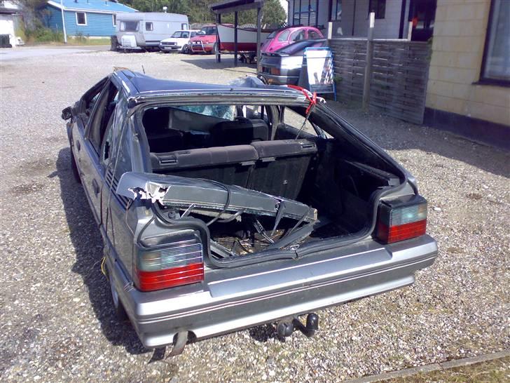 Citroën BX 19 Millesime -AkA- Mille - Sådan endte den så sine dage, da den nye ejer smuttede af i et sving... suk.. billede 6