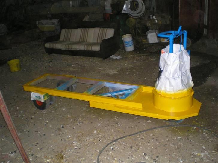 Selvkørende sofa - Nymalet stel billede 8