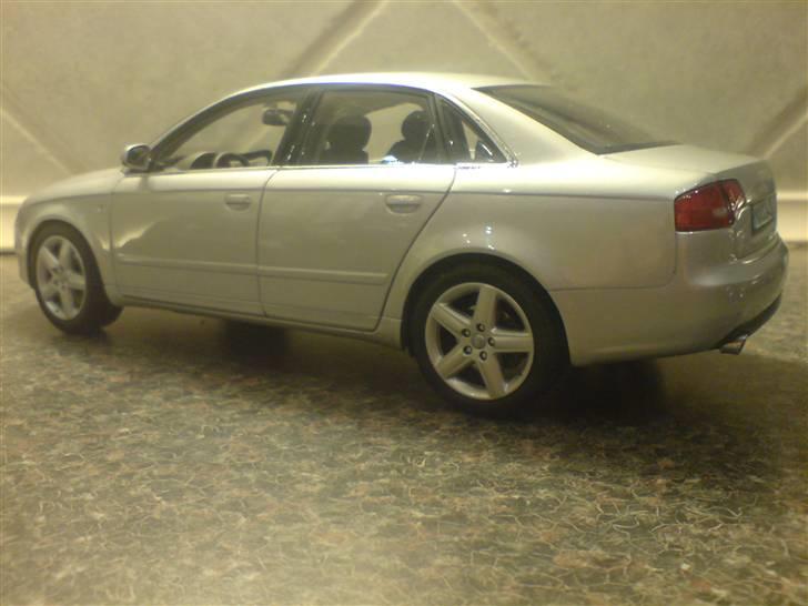 Audi modelbiler i 1:18 billede 17