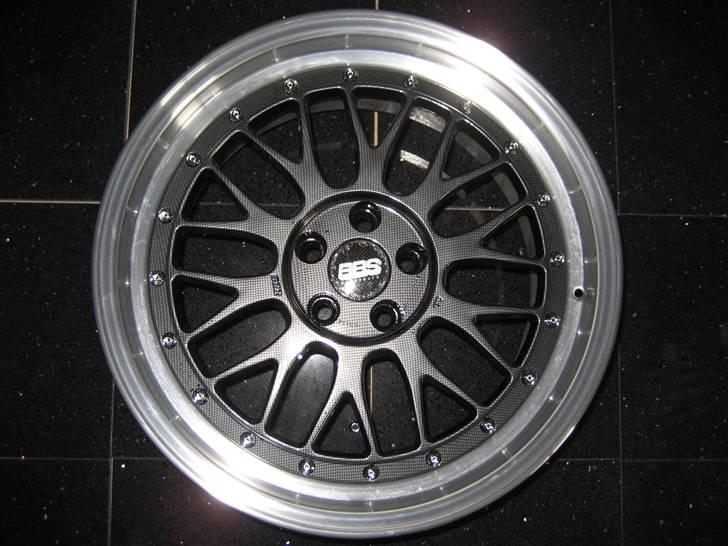 Stumper til vr6 / vr6 turbo 4 motion - BBS lemans 8,5x17 Carbon/poleret bliver mont. med 195/40-17

der er også bestilt nye centerkapsler ;0) billede 6