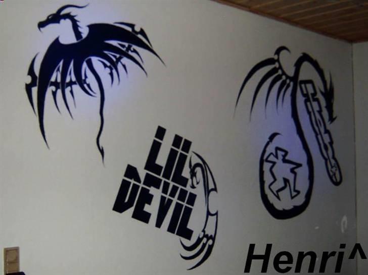 - Lidt tegninger - - - Min væg på mit gamle værelse ;p - billede 22