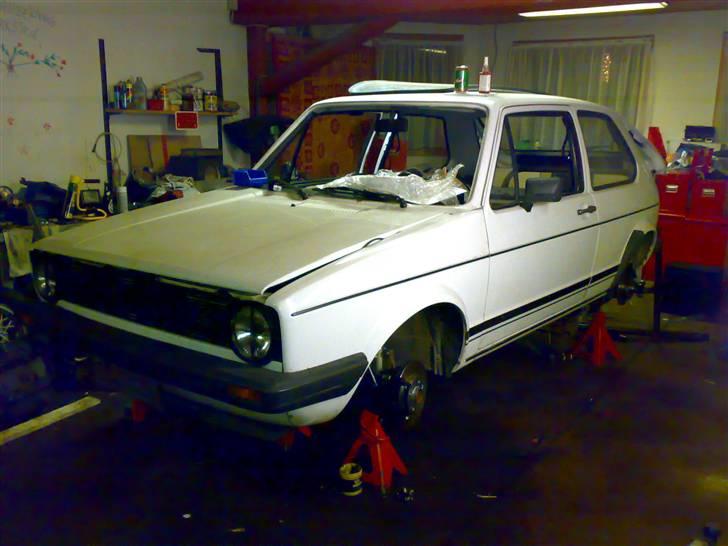 Golf 1 2000E/16V Oettinger projekt - Et stemnings billede, som den står der på 4 bukke billede 32