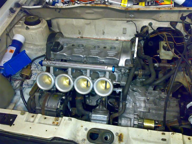 Golf 1 2000E/16V Oettinger projekt - Oettinger 2000E/16V motor med 50mm TWM spjældhuse, 2Y gearkasse med Quaife spær.. lige i hullet :o) billede 33