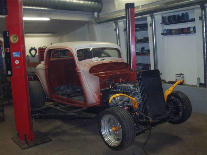 Min bil samling - 34 ford 3 w coupe, med hel aluminium motor
solgte den inden den var færdig samlet, kører nu rundt på midt sj. billede 46