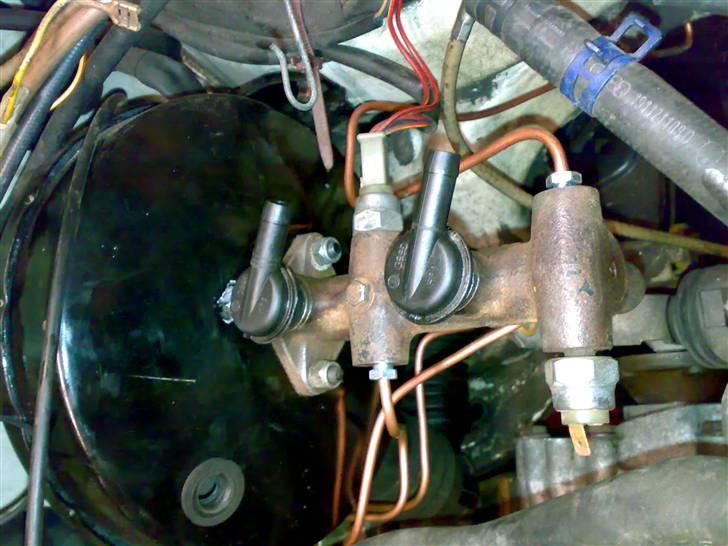 Golf 1 2000E/16V Oettinger projekt - LT35 kører med ekstern væskebeholder, og har derfor nogle studse i hovedcylinderen. billede 36