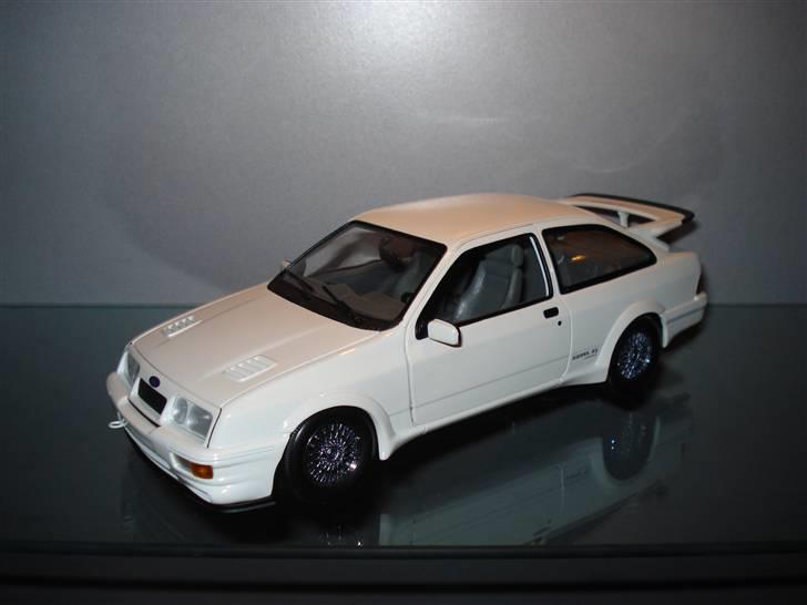Modelbiler 1:18 1:43 1:87 m.m. - Ford Sierra Cosworth RS 3-dørs. Standard. billede 7