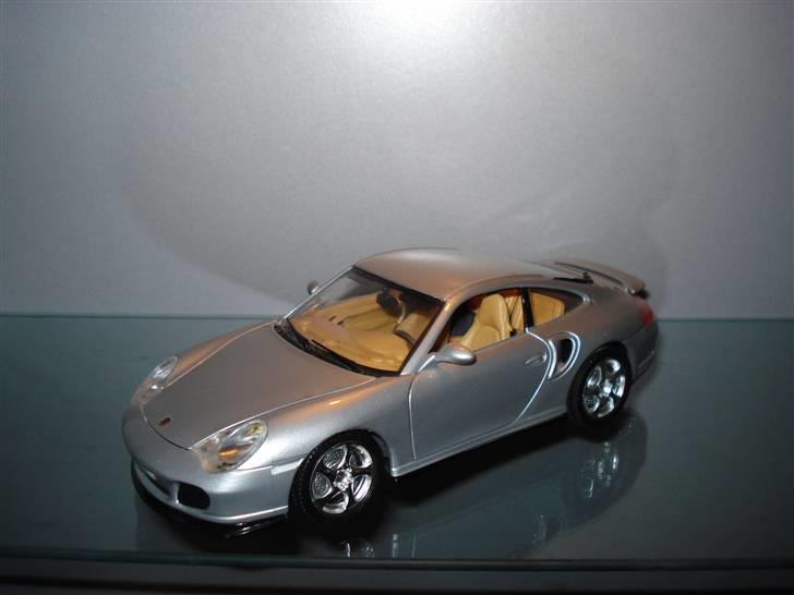 Modelbiler 1:18 1:43 1:87 m.m. - Porsche 996 Turbo. billede 9