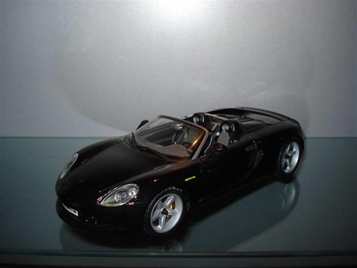 Modelbiler 1:18 1:43 1:87 m.m. - Porsche Carrera GT. billede 15