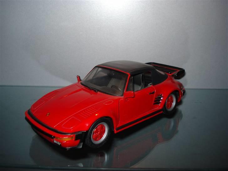 Modelbiler 1:18 1:43 1:87 m.m. - Porsche 930 Turbo Flatnose. billede 18